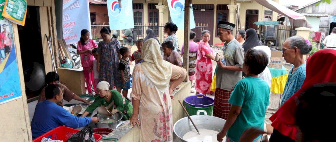 Suasana Dapur Berkah Gelora di Gang Asli, Kelurahan Kampung Baru, Kecamatan Medan Maimun.