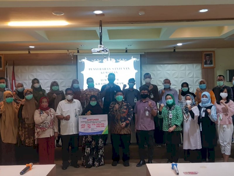 BPJamsostek Serahkan JKK Rp175 Juta ke Ahli Waris Pegawai RS Wahidin yang Meninggal karena Covid-19