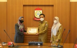 Lampaui Target Akseptor KB Pemkot Makassar Raih Piagam Penghargaan BKKBN Pusat
