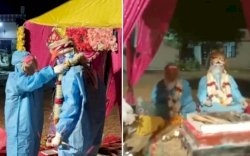 Mempelai Wanita Positif Covid-19, Pasangan Ini Menikah Pakai Setelan APD