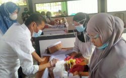 Berharap Menang, Thahar Rum Nyoblos di TPS 2 Marobo