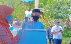 Bupati Gowa Bersama Istri Mencoblos di TPS 03