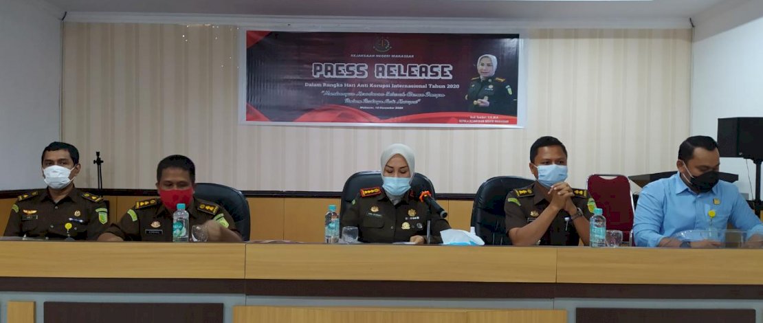 Suasana press release kinerja penanganan korupsi di Kejari Makassar, Kamis, 10 Desember 2020.