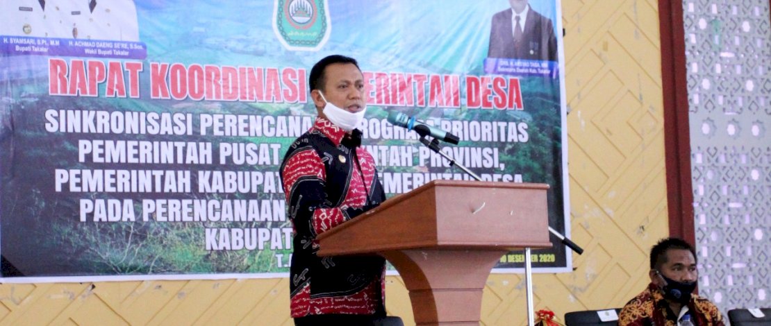 Bupati Takalar, H Syamsari Kitta saat membuka rakor pemerintahan desa.