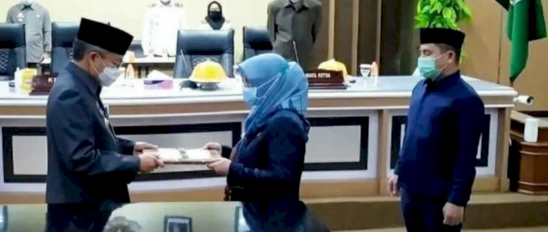 Penyerahan ranperda APBD 2021 Kota Parepare.