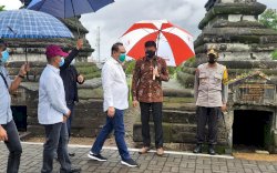 Bupati Gowa Dampingi Mantan Wakapolri Ziarah di Makam Pahlawan Nasional