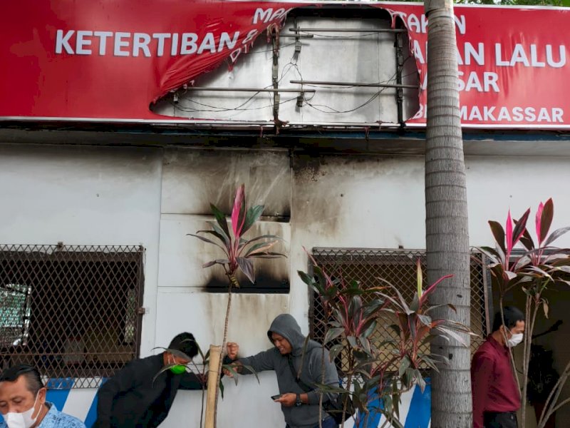 Polisi Duga Pelaku Pelemparan Molotov Lebih dari Dua Orang