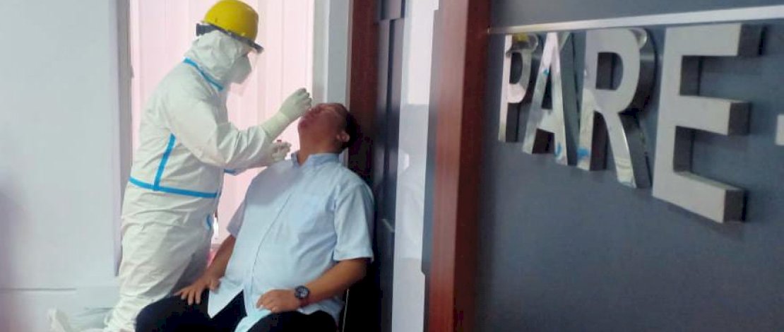 Cegah Penyebaran Covid-19, Pegawai Kantor Imigrasi Parepare Lakukan Tes Swab