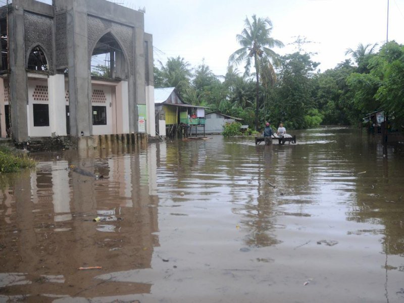 Curah Hujan Tinggi, Banjir Kepung Parepare