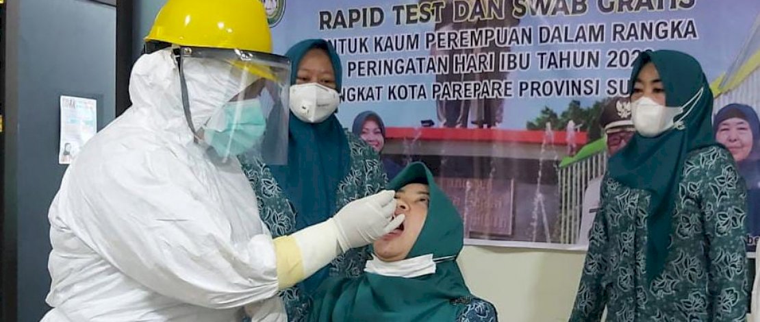 Swab test gratis yang digelar TP-PKK Parepare dalam rangka hari ibu.