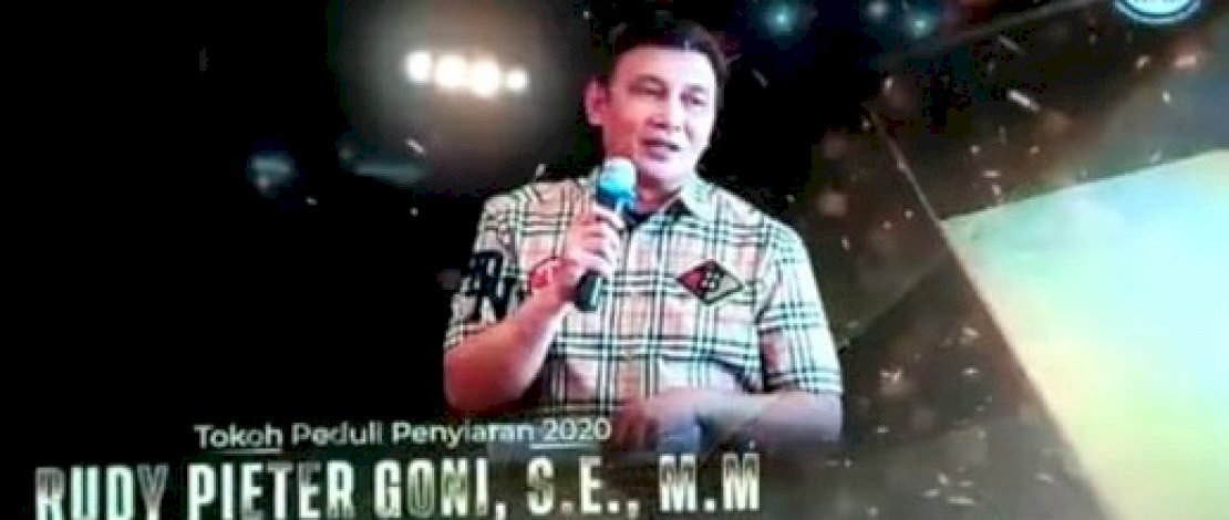 KPID Sulawesi Selatan, memberikan penghargaan kepada legislator DPRD Sulawesi Selatan Rudy Peter Goni (RPG), sebagai tokoh peduli penyiaran Sulawesi Selatan tahun 2020.