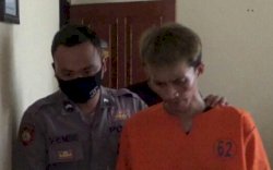 Ngantuk Usai Bobol Konter Hp, Maling Ini Ketiduran di Atas Genteng
