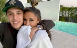 Ariana Grande Umumkan Bahwa Dia Bertunangan Dengan Dalton Gomez