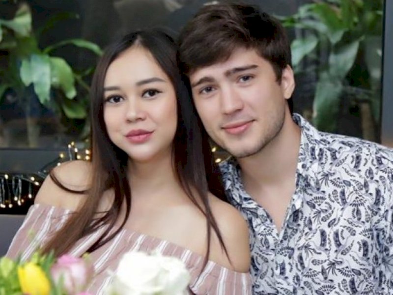 Suami Tak Pernah Tanya Kabar Anak, Aura Kasih: Selama Ini Pura-pura Bahagia