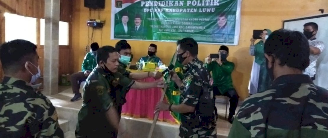 Suasana pelantikan pengurus anak cabang AMK Suli Barat dan Larompong.