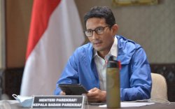 Jaket Biru Toska Pemberian Presiden, Sandi Uno Minta Diproduksi