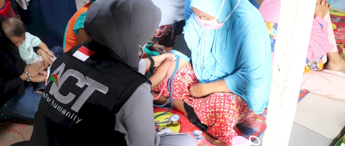 Warga Hadiri Layanan Humanity Medical Services di Kampung Pandang