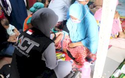 Warga Hadiri Layanan Humanity Medical Services di Kampung Pandang