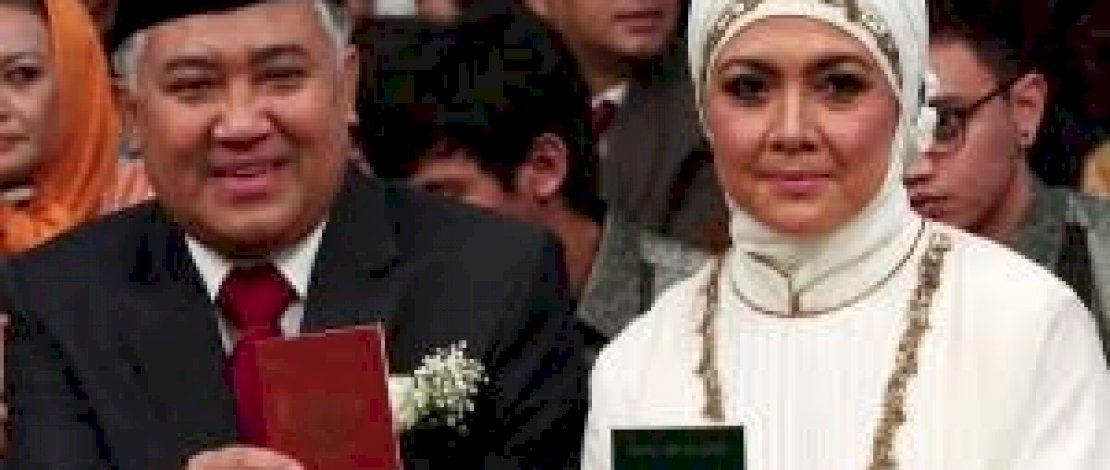 Pernikahan Din Syamsudin dan Novalinda Jonafrianty pada 13 Maret 2011 lalu. Pernikahan itu kandas dan berujung cerai pada November 2020.