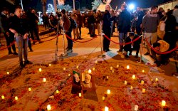 Ribuan Orang Iran Peringati 1 Tahun Kematian Jenderal Qassem Soleimani