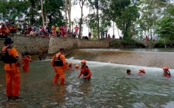 Dua Pemuda Mabuk Jatuh ke Sungai di Palopo, Satu Ditemukan, Satunya Masih Dicari