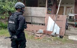 Kesaksian Warga: Terduga Teroris di Makassar Pernah Naikkan Bendera Misterius, Putranya Robek Merah Putih