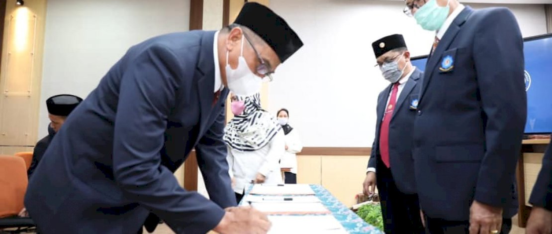 Dr. Islahuddin, M.Si, CHE