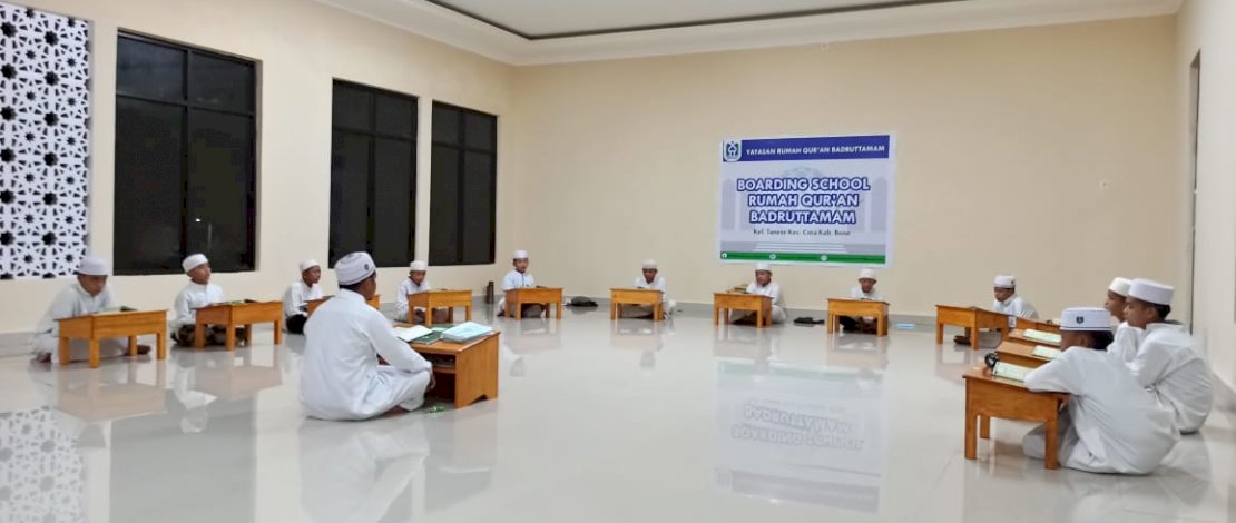 Suasana pembelajaran di Rumah Qur'an Badruttamam.