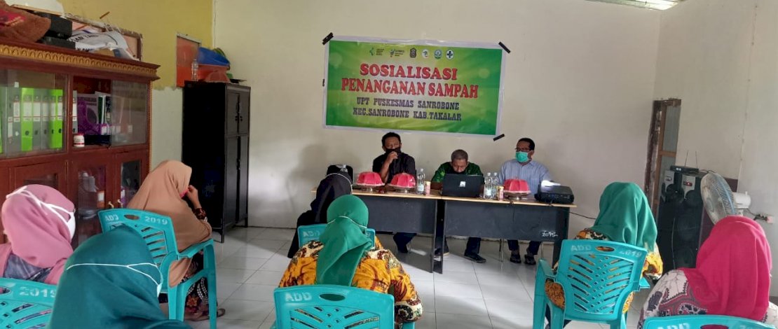 Suasana sosialisasi penanganan masalah sampah yang digelar UPT Puskesmas Sanrobone Kecamatan Sanrobone, Jumat, 8 Januari 2021.