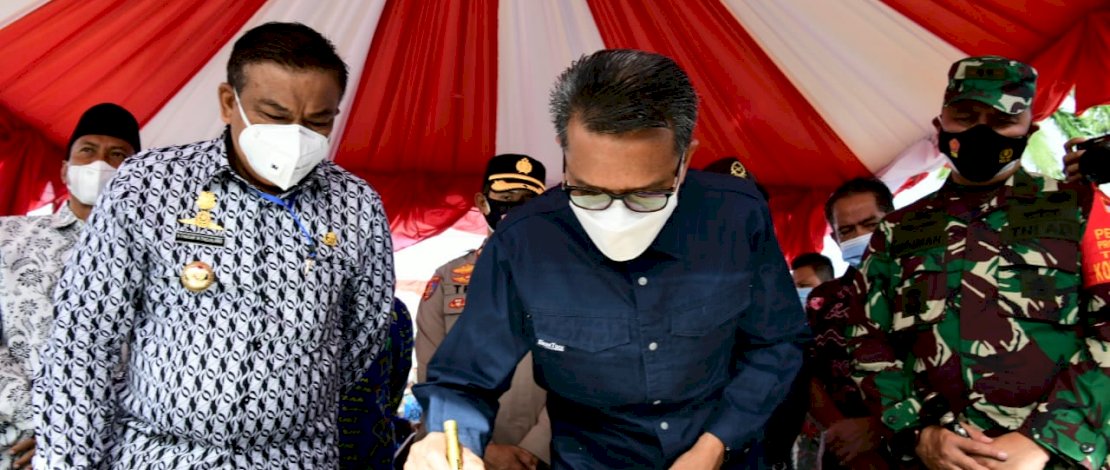 Nurdin Abdullah Resmikan RTH Green Episentrum Watampone