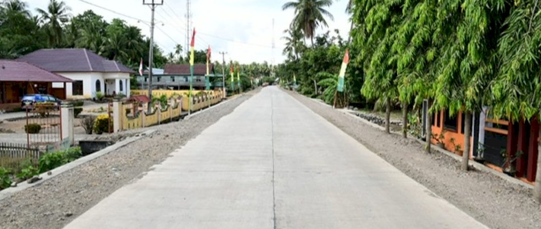 Nurdin Abdullah Resmikan Lima Ruas Jalan Beton di Wajo