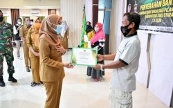 245 UMKM di Luwu Utara Terima Bantuan Tenda dan Gerobak