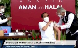 Sebelum Disuntik Vaksin, Jokowi Batuk Kecil, Dokter Sempat Gemetar