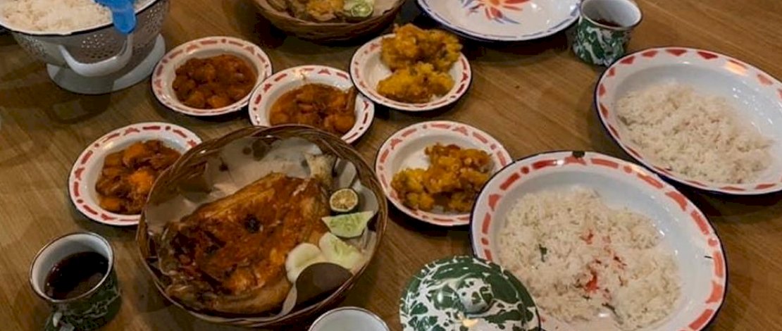 Kuliner Lesehan Tepi Sawah di Sidrap.