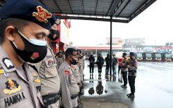 Dansat Brimob Polda Sulsel Pimpin Pasukan Berikan Bantuan Ke Sulbar