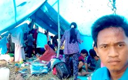 Bantu Dirikan Tenda Pengungsi, Ketua DPC Gelora Malunda: Pengungsi butuh Layanam Medis dan Makanan