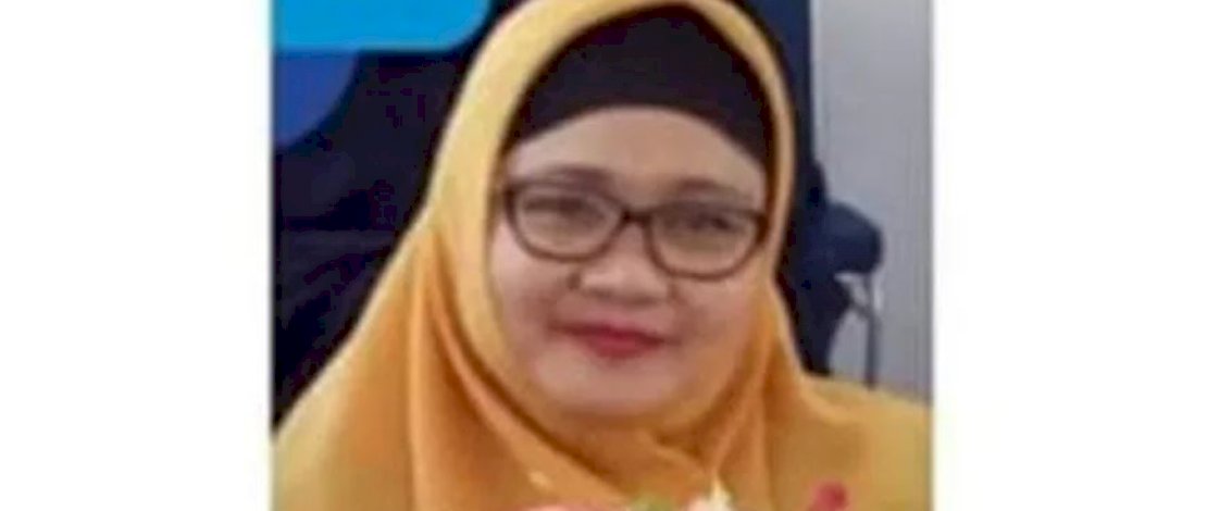 Almarhumah dr Hj Adriani Kadir dan kliniknya.