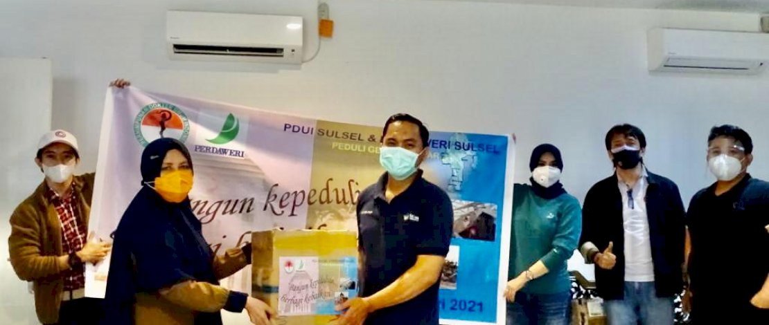 Penyaluran bantuan korban gempa Sulbar oleh PDUI dan Perdaweri.