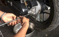 Warna Oli Gardan Berubah, Bisa Rusak Komponen Motor Matik