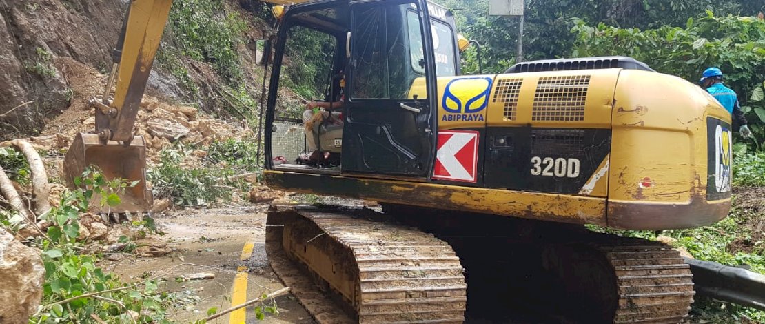 Bantuan Yayasan Hadji Kalla untuk korban gempa Mamuju dan Majene.