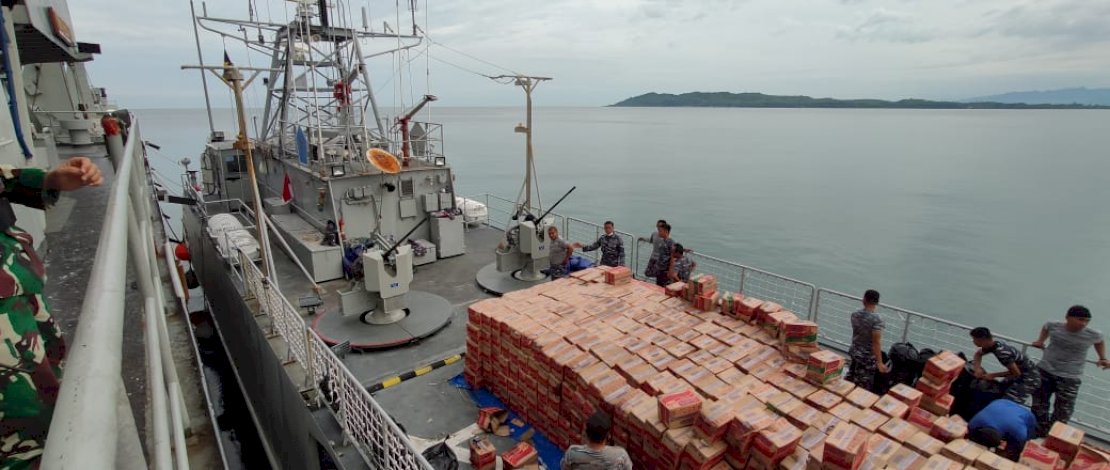 Tiga kapal perang milik Lantamal VI Makassar, sudah merapat di Mamuju.