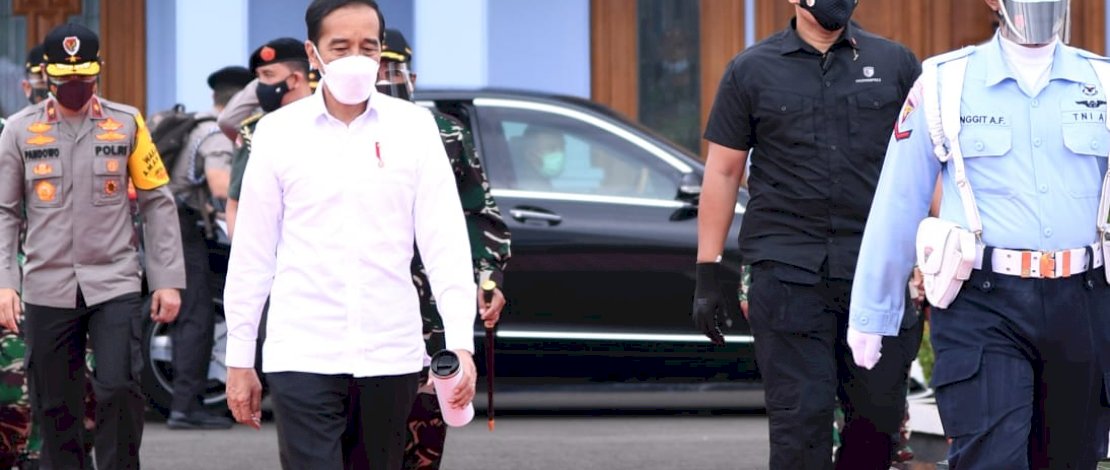  Presiden Joko Widodo,  lepas landas menuju Kota Banjarbaru, Kalimantan Selatan, dengan menggunakan Pesawat Kepresidenan Indonesia-1 dari Pangkalan TNI AU Halim Perdanakusuma.