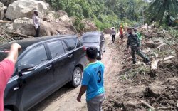 Material Longsor di Desa Onang Utara Majene Sudah Diangkat, Lalu Lintas Majene-Mamuju Kembali Terbuka