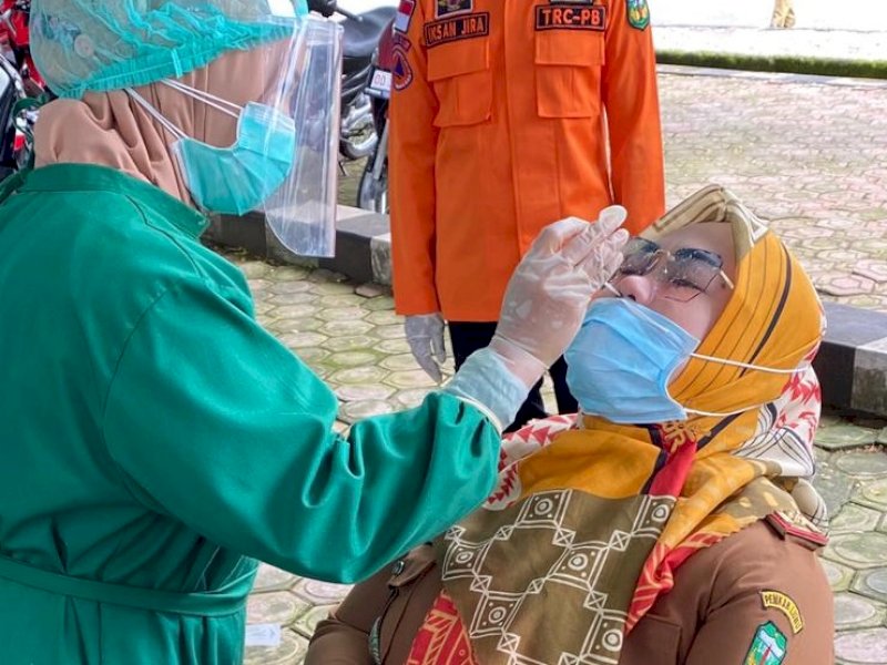 Pejabat Eselon II, III dan IV Pemkab Luwu, Jalani Pemeriksaan Rapid Antigen