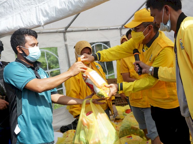 Kunjungi Dapur Umum Golkar di Lokasi Gempa, Taufan Pawe: Kita Harus Kuat