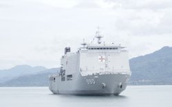 Alhamdulillah, Rumah Sakit Terapung TNI AL KRI dr Suharso-990 Telah Merapat di Mamuju