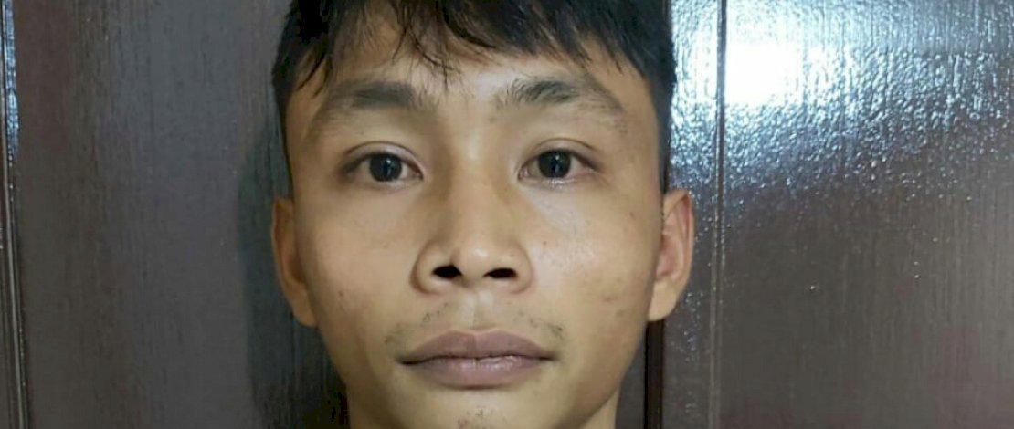 Gilbert dan barang bukti hasil curiannya.