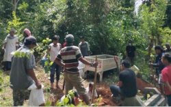 Selamat dari Reruntuhan RS Mitra Manakarra, Kakek Kaeluddin Meninggal di Lokasi Pengungsian