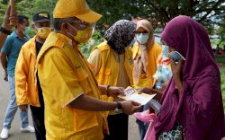 Tiga Truk Bantuan Ikatan Istri Golkar Tiba di Lokasi Pengungsian Gempa Sulbar