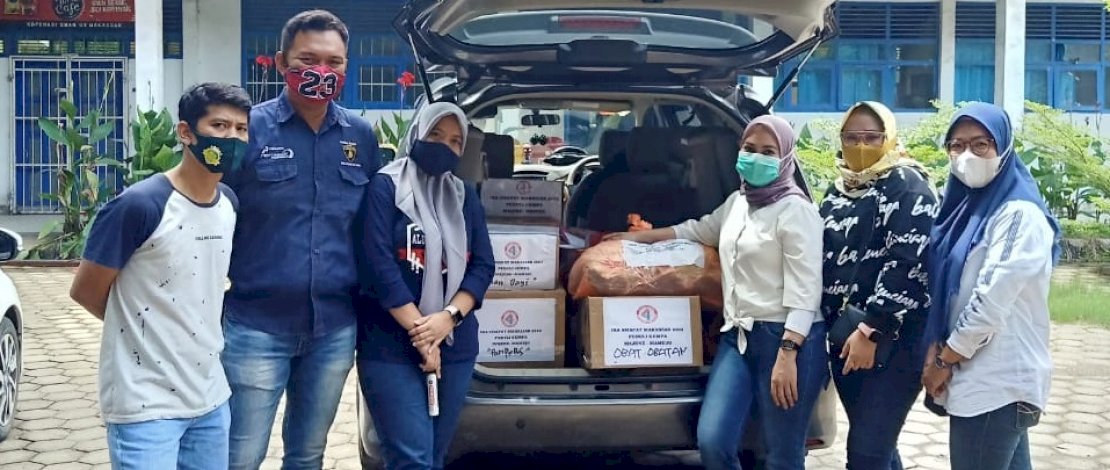 Penggalangan bantuan untuk korban gempa Sulbar dari IKA Smapat Makassar 2003.